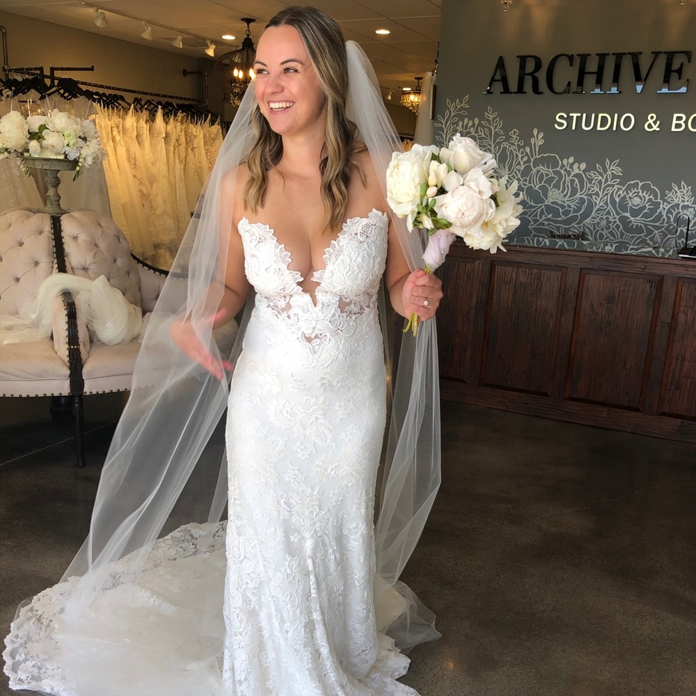 Olvis Lace Wedding Dress